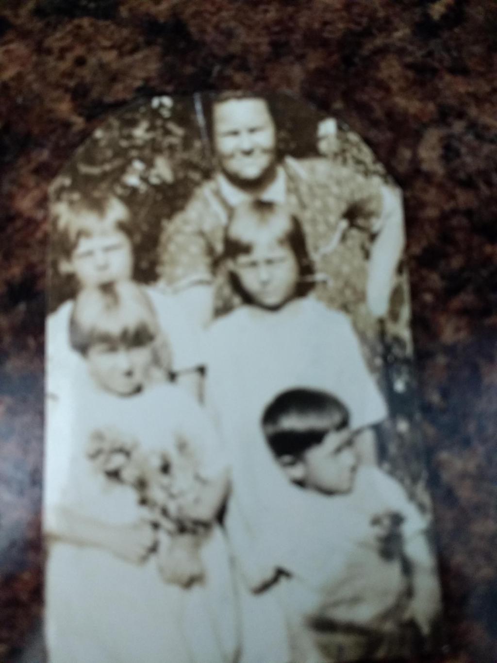 fromLinda/GrandmaLottie.jpg