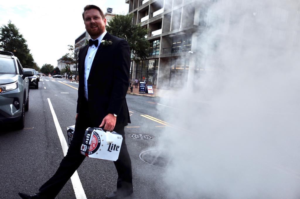 Matt+Liz_Wedding_BTS - 18 of 62.jpg